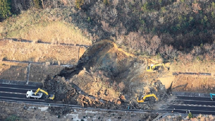 Nhat Ban: Dong dat 7,3 do richter la du chan cua tran dong dat 10 nam truoc-Hinh-2