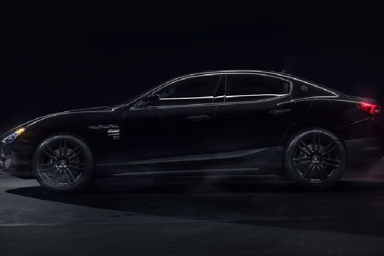 Tất cả 175 chiếc xe đặc biệt đều có la-zăng sơn đen mờ, lưới tản nhiệt độc đáo và các huy hiệu riêng. 