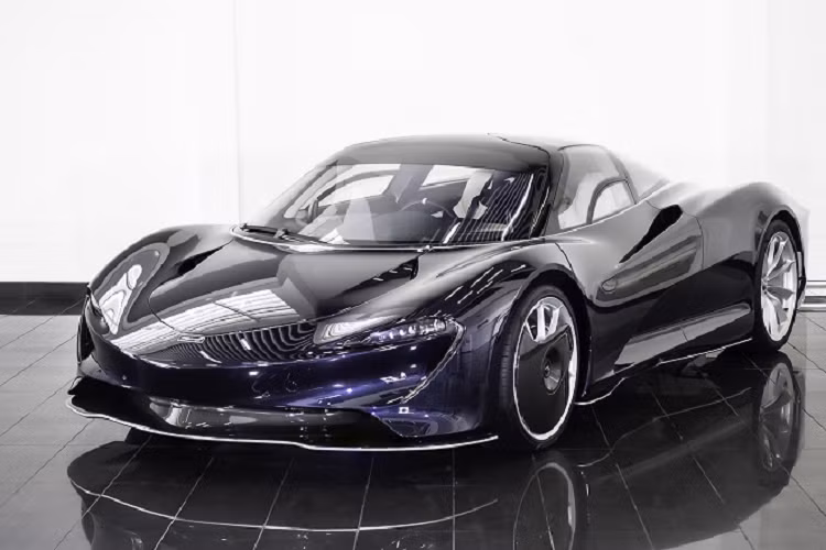 Giá xe McLaren Speedtail trong bài viết này hiện đang được chào bán với mức 3,495 triệu USD (khoảng 80,6 tỷ đồng), cao hơn gần 1,2 triệu USD (khoảng 27,7 tỷ đồng) so với giá niêm yết ban đầu.