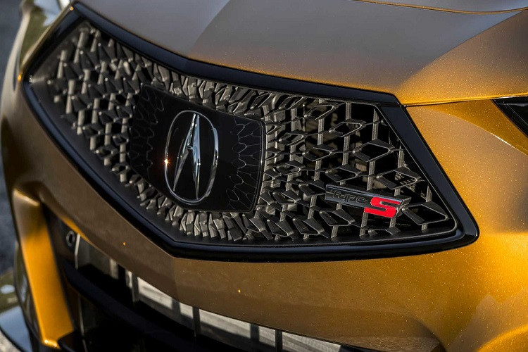 Kết hợp cùng công nghệ nghệ này là công nghệ kiểm soát rung động chủ động giúp sự chuyển đổi giữa chế độ ba xi-lanh và sáu xi-lanh mượt mà hơn.