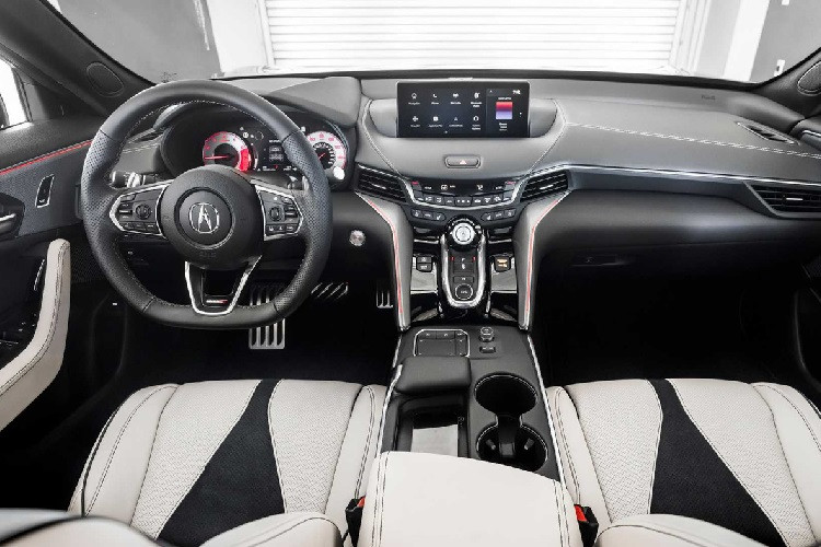 Cuối cùng, công nghệ ống xả chủ động của NSX cũng được mang lên mẫu xe này.