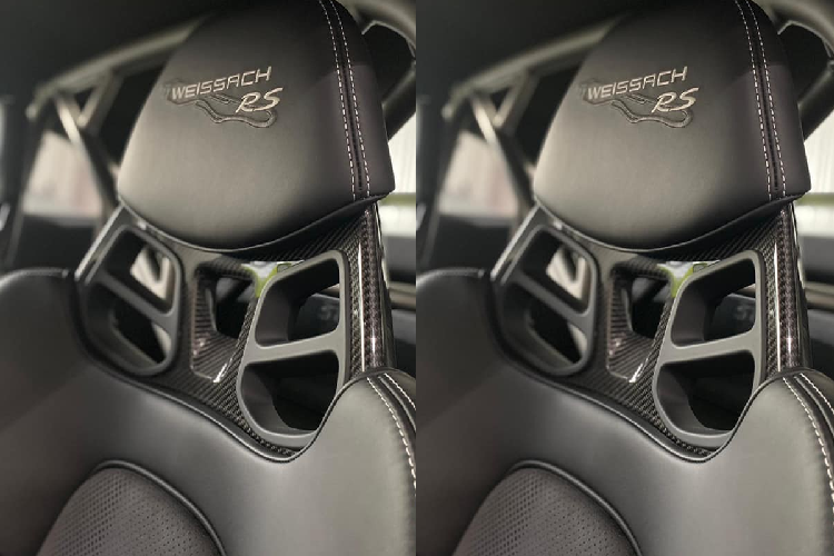 Thay đổi ấn tượng nhất của siêu xe Porsche 911GT3 RS bản nâng cấp sau này so với đời trước chính là việc động cơ được "thông nòng" tăng thêm 20 mã lực ở công suất. Cụ thể, siêu xe này sở hữu khối động cơ xăng 6 xi-lanh thẳng hàng, hút khí tự nhiên, dung tích 4.0 lít, tạo ra công suất tối đa 520 mã lực.