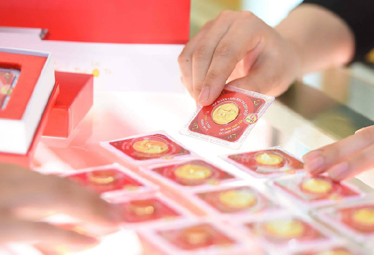 Gia vang hom nay 31/5: Vuot len dinh moi