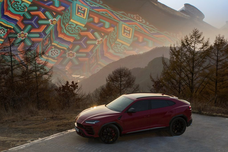 Cuối cùng, hành trình đã kết thúc tại Melbourne, Australia và nhiếp ảnh gia Michael Amarico làm nổi bật thiết kế đặc biệt của Huracan EVO RWD Spyder thông qua hiệu ứng ánh sáng với các màu sắc nổi bật của quốc kỳ Ý. Dự án ảnh này không chỉ từng được thực hiện tại Ý mà còn đang dần được lan tỏa tới nhiều nơi trên thế giới.