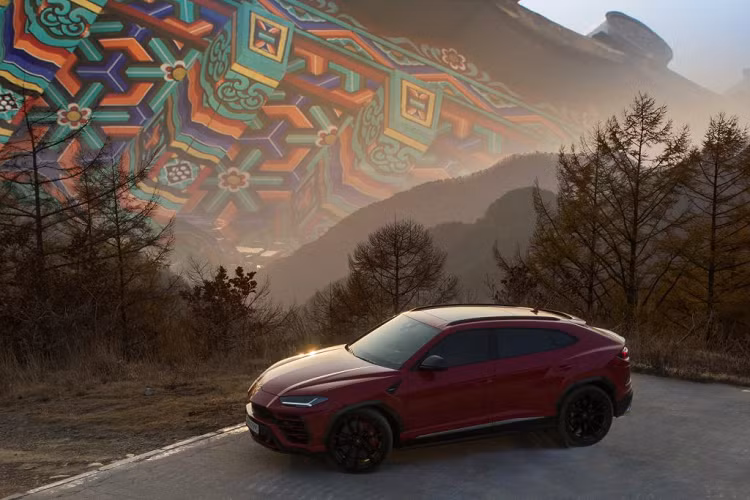 Cuối cùng, hành trình đã kết thúc tại Melbourne, Australia và nhiếp ảnh gia Michael Amarico làm nổi bật thiết kế đặc biệt của Huracan EVO RWD Spyder thông qua hiệu ứng ánh sáng với các màu sắc nổi bật của quốc kỳ Ý. Dự án ảnh này không chỉ từng được thực hiện tại Ý mà còn đang dần được lan tỏa tới nhiều nơi trên thế giới.