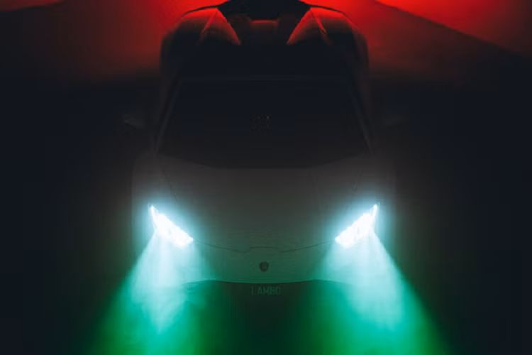 Cuộc hành trình khởi đầu tại Bangkok, Thái Lan với chiếc Lamborghini Aventador S màu xanh nhạt được sử dụng để kết hợp với bối cảnh chùa tháp đặc trưng của Thái Lan. Nhiếp ảnh gia Jirath Wongpraywit đã lựa chọn chiếc xe ghép cùng “thiên thần có cánh” trong văn hóa thần thoại Châu Âu, kết hợp với đó chính là một người phụ nữ Thái với trang phục truyền thống, từ đó tạo nên sự giao thoa văn hóa Á Đông với văn hóa phương Tây, đồng thời cũng là sự lồng ghép các yếu tố tân cổ điển trong một bức hình.