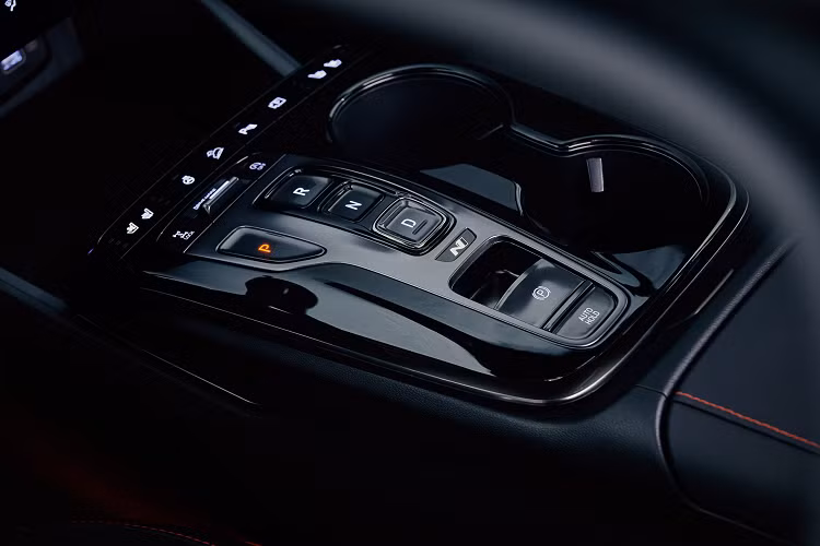 Mặc dù các tin đồn trước đó cho rằng mẫu crossover này sẽ được gia tăng sức mạnh động cơ nhưng điều đó đã không trở thành sự thật khi các tùy chọn động cơ vẫn giữ nguyên, ngoại trừ “phiên bản động cơ diesel công suất thấp”.