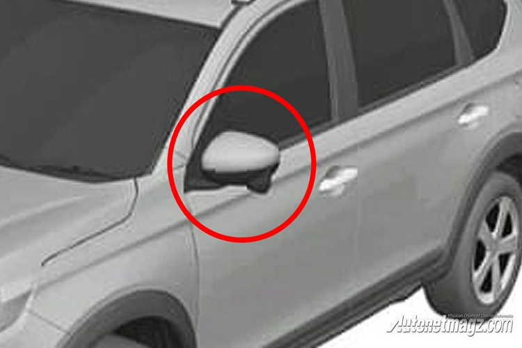 Thay vào đó, mẫu MPV lai SUV này dùng đèn sương mù trước hình tròn thông thường, nằm trong hốc màu đen. Tiếp đến là hốc gió trung tâm cỡ lớn, đi kèm viền hình chữ "U" màu bạc bên dưới. Ngoài ra, Honda BR-V 2022 còn được trang bị nắp ca-pô dập gân khỏe khoắn hơn thế hệ cũ.