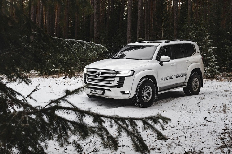Toyota Land Cruiser 300 Series off-road tot hon nho Arctic Trucks