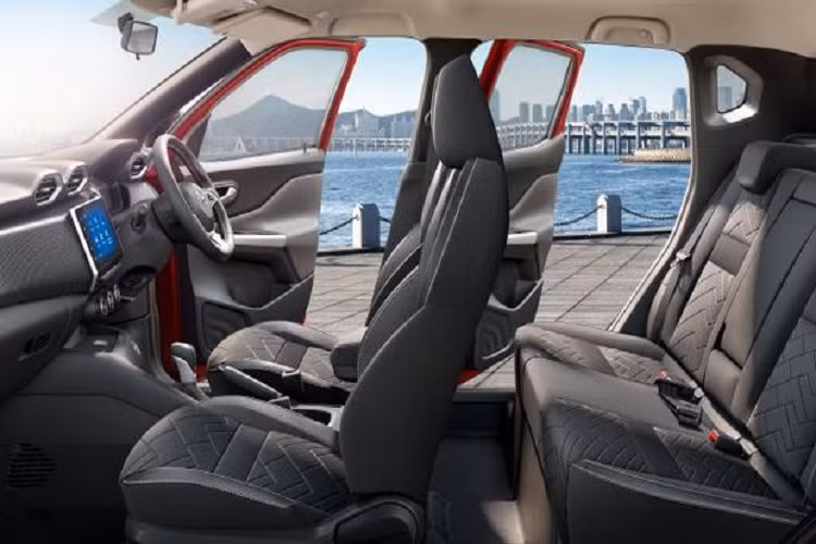 Cụ thể, xe được trang bị đồng hồ tốc độ kỹ thuật số, hỗ trợ Android Auto và Apple CarPlay, xe cũng có cả camera 360 độ. Tuy nhiên, Nissan Magnite giá rẻ chỉ có 2 túi khí và hệ thống cân bằng điện tử, mà không có sự hỗ trợ của các tính năng an toàn chủ động. Đó là lý do khiến Magnite chỉ đạt 4 sao an toàn từ ASEAN NCAP.