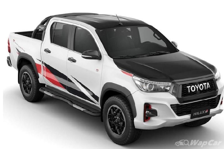 Toyota Hilux GR Sport 2021 mới sẽ thể thao hơn, phiên bản này hiện đã có mặt ở một số thị trường (dưới dạng tiền facelift) gồm Nam Phi và Nam Mỹ.