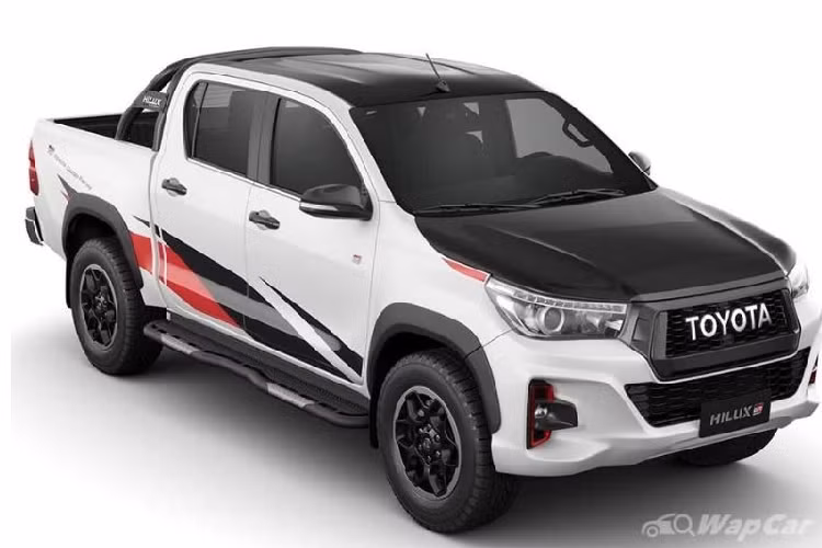 Toyota Hilux GR Sport 2021 mới sẽ thể thao hơn, phiên bản này hiện đã có mặt ở một số thị trường (dưới dạng tiền facelift) gồm Nam Phi và Nam Mỹ.