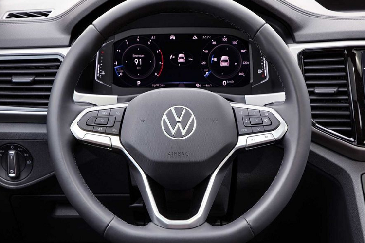 Trên thực tế, mẫu xe SUV Volkswagen Teramont hiện đang được lắp ráp tại 2 quốc gia bao gồm Mỹ và Trung Quốc. Theo dự đoán, vì một số lý do như địa lý hay giá thành, mẫu xe này có thể sẽ tới tay người dùng Việt theo dạng nhập khẩu từ Trung Quốc