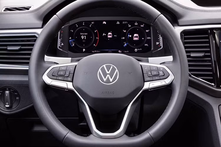 Trên thực tế, mẫu xe SUV Volkswagen Teramont hiện đang được lắp ráp tại 2 quốc gia bao gồm Mỹ và Trung Quốc. Theo dự đoán, vì một số lý do như địa lý hay giá thành, mẫu xe này có thể sẽ tới tay người dùng Việt theo dạng nhập khẩu từ Trung Quốc