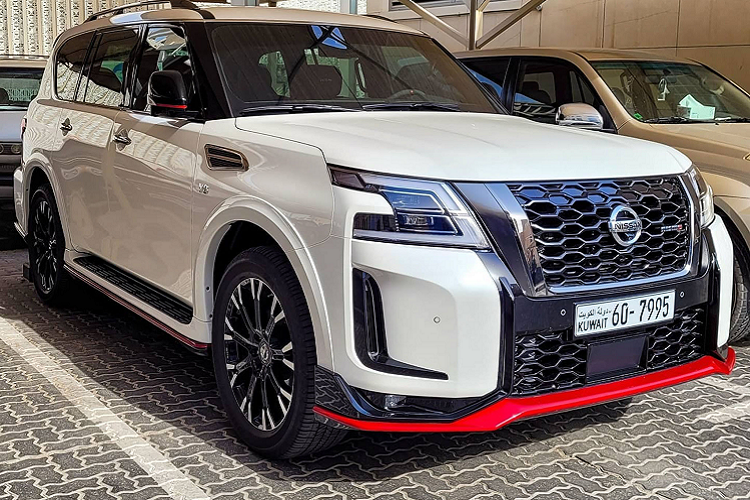 Nhìn chung, Nissan Patrol Nismo 2021 là lựa chọn chơi SUV mang phong cách thể thao, nội thất rộng rãi và vận hành mạnh mẽ cho “đại gia” Việt ưa thích xe SUV cỡ lớn. So với hai anh em Land Cruiser và LX 570, thì Patrol và QX80 khá kén khách, ít được ưa chuộng ở Việt Nam.