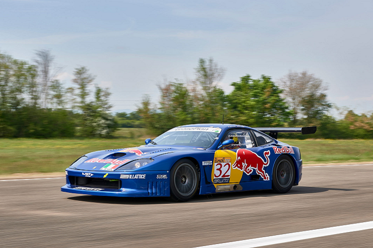 RM Sotheby's, công ty đấu giá xe có trụ sở tại Canada, vừa giới thiệu một sản phẩm mới là chiếc Ferrari 550 GT1 hàng hiếm. Đây không phải là một chiếc xe thương mại thông thường mà là một chiếc xe đua GT1, đây cũng là phân hạng cao nhất của hệ thống giải đua GT.