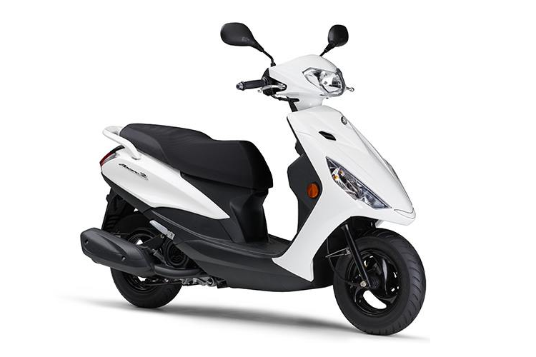 Giá xe Yamaha Axis Z 2021 tại thị trường Nhật Bản là 2.386 USD (tương đương khoảng gần 55 triệu đồng). Khách hàng có thể lựa chọn 5 màu sắc là trắng, đen, xám, tím và xanh.