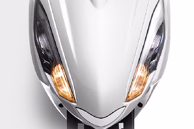 Về động cơ, Yamaha tiếp tục trang bị cho Axis Z động cơ Blue Core, dung tích 125 cc, làm mát bằng không khí. Khối động cơ này sản sinh công suất 8,2 mã lực tại 6.500 vòng/phút, mô-men xoắn cực đại 9,7 Nm tại 5.000 vòng/phút.