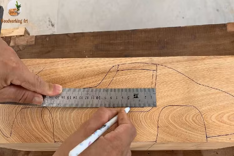 Đáng chú ý, mô hình 300 SL Gullwing này thậm chí có thể "tung cánh" giống như hàng thật.