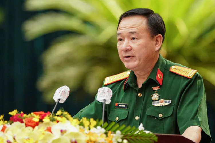 Thay mặt gần 10.000 cán bộ, chiến sĩ quân đội, đại tá Nguyễn Vân Giang, Phó cục trưởng Cục Quân y, Tổng cục Hậu cần, bày tỏ lòng tự hào và xúc động khi nhớ lại thời gian chống dịch tại TP.HCM. "Hơn 15.000 người con của TP.HCM đã vĩnh viễn nằm lại, trong đó có cả những chiến sĩ tuyến đầu, các y bác sĩ", đại tá Giang xúc động.