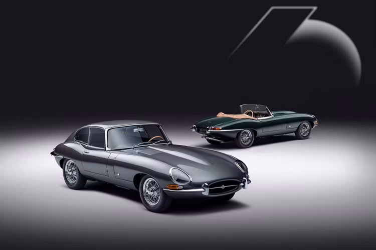 Thiết kế của Jaguar E-Type được xây dựng dựa trên mẫu xe đua D-Type từng 3 lần chiến thắng giải đua Le Mans 24 giờ trong những năm 1950. Chiếc xe thể thao Anh quốc gây ấn tượng với những đường nét thanh thoát, phần đầu xe kéo dài trong khi đuôi xe được bo cong mềm mại.