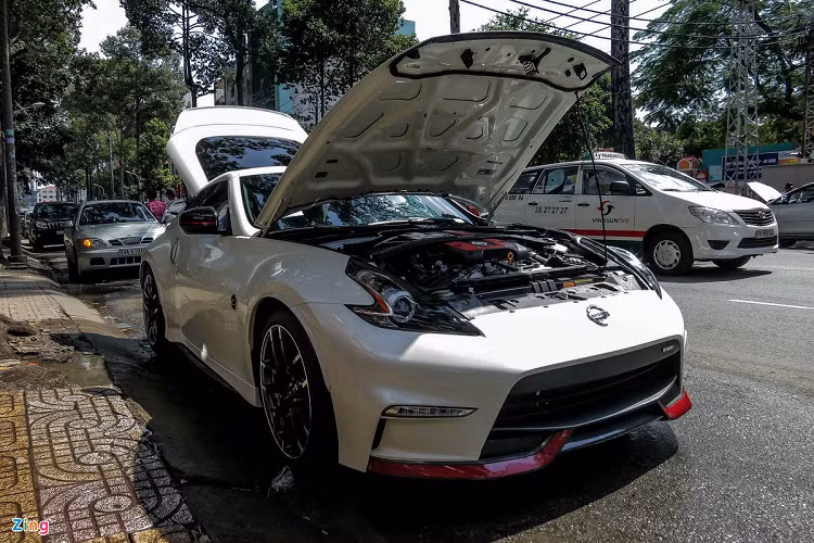  Nissan 370Z Ra mắt vào năm 2009 để thay thế cho dòng xe 350Z, Nissan 370Z là mẫu xe thể thao đậm chất truyền thống của thương hiệu đến từ Nhật Bản. Nissan 370Z cũng xuất hiện nhiều trên các phương tiện truyền thông giải trí như loạt phim Fast &amp; Furious… Vào tháng 9 năm 2020, Nissan đã ra mắt phiên bản thử nghiệm Nissan Z Proto, vốn sẽ có tên thương mại là 400Z, đảm nhận vai trò thay thế của 370Z trong tương lai.