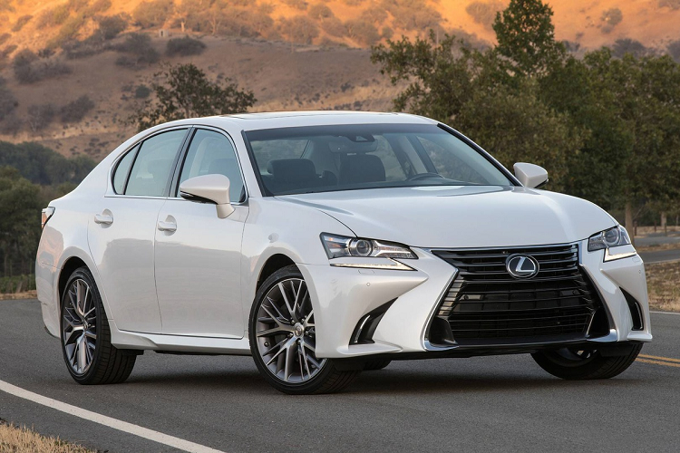  Lexus GS Một mẫu xe khác cũng cùng chung số phận khi hoàn thành sứ mệnh của mình trong năm 2020 là Lexus GS. Là mẫu xe hạng sang cỡ trung, tuy nhiên Lexus GS lại cùng nằm chung phân khúc của một mẫu xe khác là Lexus ES, vốn hiện có doanh số tốt hơn. Do đó, hãng xe đến từ Nhật Bản đã quyết định dừng hoàn toàn dây chuyền sản xuất của GS để tập trung phát triển mẫu ES trong tương lai. 