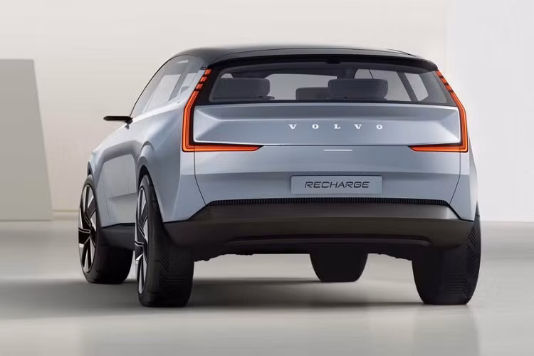 Volvo không cung cấp bất kỳ thông tin nào về hiệu suất vận hành hoặc cự li di chuyển cho mẫu concept mới này. Thay vào đó, mục đích của nó chỉ là để xem trước cho tương lai điện thuần túy của công ty từ quan điểm thiết kế.