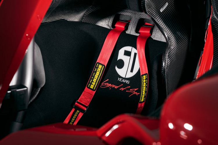 Trong ba chiếc, chỉ có Mercedes-AMG GT3 2020 là vẫn đang được sản xuất, hai chiếc còn lại đều đã ngừng sản xuất từ lâu.