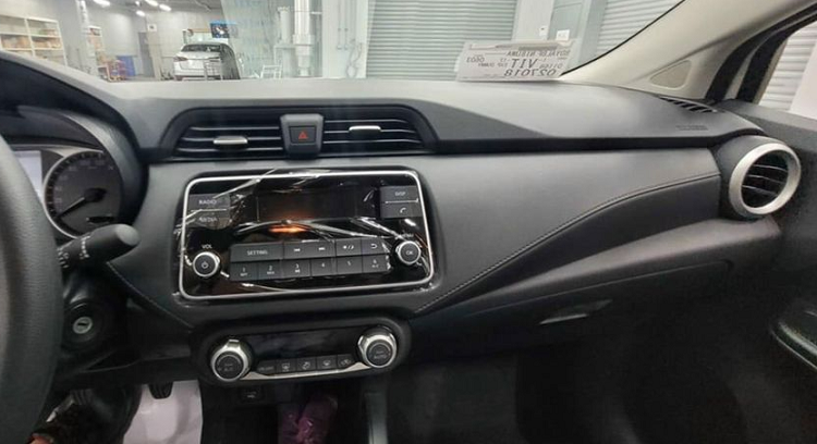 Nissan Almera gia 469 trieu tai Viet Nam, cat bo nhieu trang bi-Hinh-3