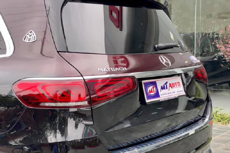 Hệ thống kiểm soát thân xe điện tử E-Active Body Control của Mercedes-Benz cũng là tiêu chuẩn trên dòng Maybach GLS, hệ thống này kết hợp hợp bộ giảm chấn điện tử, phuộc hơi và camera để giảm thiểu tác động của lăn thân xe và mặt đường.