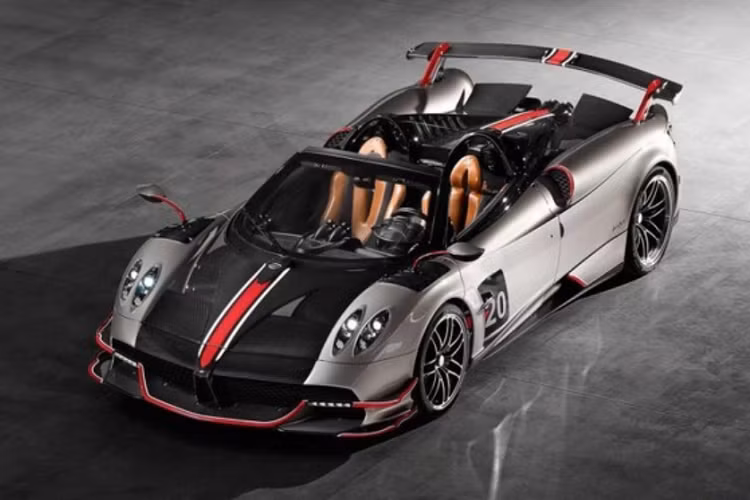 Sức mạnh của Huayra BC Roadster được truyền tới bánh thông qua hộp số tự động Xtrac 7 cấp hoàn toàn mới. Mức giá xe Pagani Huayra phiên bản BC Roadster của địa gia Campuchia vẫn là một ẩn số.