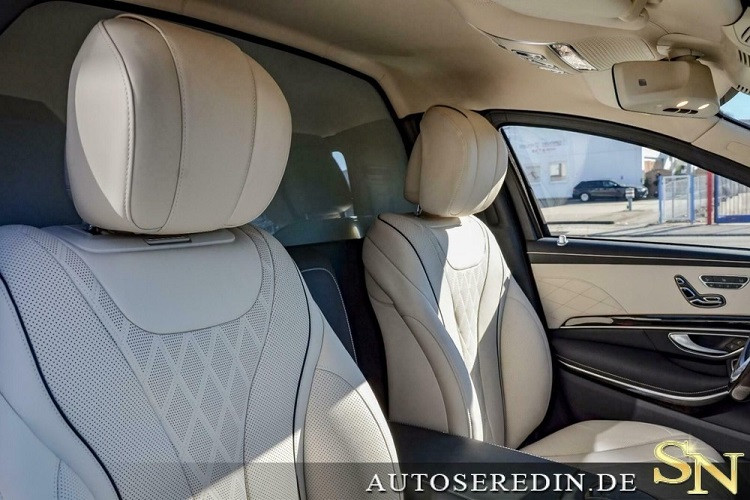 Bỏ ra số tiền trên, khách hàng sẽ nhận về một chiếc xe siêu sang Mercedes-Maybach S650 Pullman Guard đời cũ nhưng vẫn còn gần như mới nguyên vì mới chạy được 30 km. Ngoài ra, chiếc xe này còn có khả năng chống đạn mức VR9. Như vậy, chiếc xe này có thể chống được đạn và một số thiết bị nổ cỡ nhỏ khác.