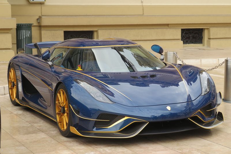 Chính vì vậy, sự xuất hiện của Koenigsegg Regera bản giới hạn tại Quảng trường Casino, Monaco ngay lập tức thu hút sự chú ý đông đảo của giới mộ điệu xe trên khắp thế giới.