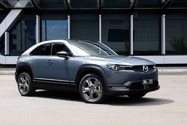 MX-30 được thị trường Úc với một phiên bản duy nhất là Astina, giá xe Mazda MX-30 2021 khởi điểm từ 65.490 AUD (tương đương 1,16 tỷ đồng).