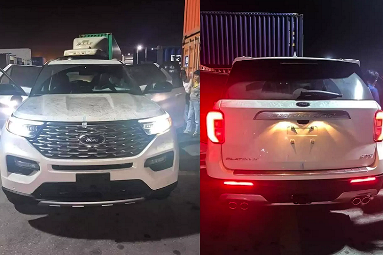 Sau chiếc Ford Explorer thế hệ mới phiên bản Platinum đã được đưa về Việt Nam hồi đầu năm ngoái. Mới đây, thêm một chiếc Explorer thế hệ mới phiên bản Platinum được khui công. Xe thuộc phiên bản Platinum cao cấp hơn các phiên bản như Tiêu chuẩn, XLT, Limited/Limited Hybrid. Phiên bản Explorer Platinum chỉ định vị thấp hơn phiên bản hàng đầu Explorer ST.