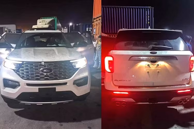 Sau chiếc Ford Explorer thế hệ mới phiên bản Platinum đã được đưa về Việt Nam hồi đầu năm ngoái. Mới đây, thêm một chiếc Explorer thế hệ mới phiên bản Platinum được khui công. Xe thuộc phiên bản Platinum cao cấp hơn các phiên bản như Tiêu chuẩn, XLT, Limited/Limited Hybrid. Phiên bản Explorer Platinum chỉ định vị thấp hơn phiên bản hàng đầu Explorer ST.