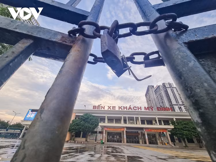 Cac doanh nghiep van tai tai Ha Noi san sang de ben xe, xe buyt hoat dong tro lai