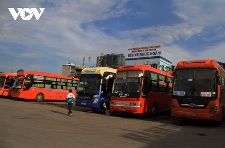 Cac doanh nghiep van tai tai Ha Noi san sang de ben xe, xe buyt hoat dong tro lai-Hinh-2