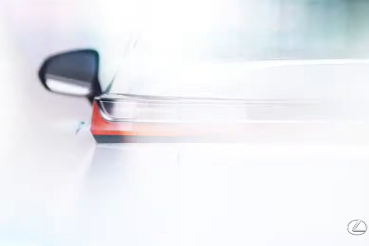 Theo hãng Lexus, RZ là SUV chạy hoàn toàn bằng điện. Dự kiến, mẫu xe này sẽ được phát triển dựa trên cơ sở gầm bệ e-TNGA tương tự Toyota bZ4X và Subaru Solterra. "Mẫu xe này được thiết kế để mang đến trải nghiệm lái đáng kinh ngạc, định nghĩa tiêu chuẩn mới cho ô tô điện với cảm giác lái vừa thoải mái vừa linh hoạt đặc trưng của Lexus", hãng xe Nhật Bản khẳng định.