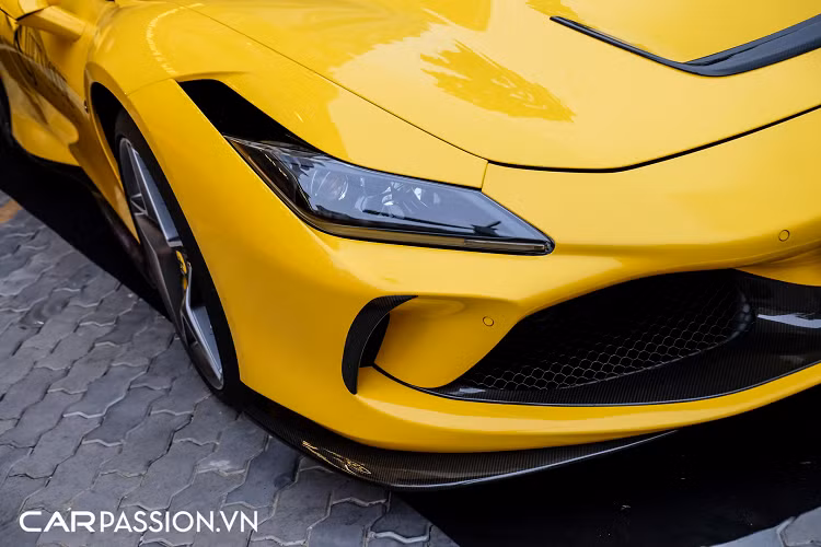 Đơn vị phụ trách dự án nâng cấp cho chiếc siêu xe Ferrari F8 Spider màu vàng Giallo Modena này là garage WrapStyle tại TP HCM – một địa chỉ chuyên chăm sóc và "làm đẹp" cho các mẫu xe hàng đầu thế giới tại Việt Nam.