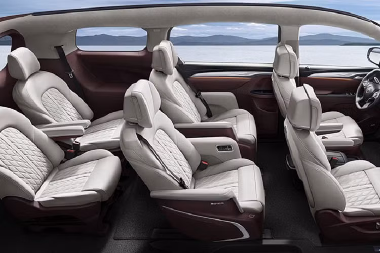 Theo thông số của tập đoàn GM, Buick GL8 Avenir 2022 sở hữu chiều dài 5.219 mm, chiều rộng 1.878 mm, chiều cao 1.799 mm và chiều dài cơ sở 3.088 mm. Với kích thước lớn, mẫu xe minivan này mang đến không gian nội thất rộng rãi cho người dùng.