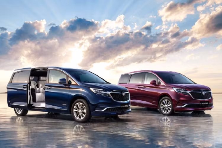 Theo tập đoàn GM, hệ truyền động mild hybrid này giúp Buick GL8 Avenir 2022 giảm 6% lượng xăng tiêu thụ. Tập đoàn GM khẳng định Buick GL8 Avenir 2022 có tổng cộng 20 công nghệ hỗ trợ người lái tiên tiến và hệ thống kết nối V2X. Công nghệ này cho phép xe kết nối với phương tiện khác hoặc với cơ sở hạ tầng.