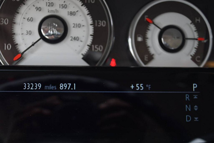 Theo đại lý Hyundai Long Island, chiếc Rolls-Royce Wraith này có số công-tơ-mét là 33.239 dặm (khoảng 53.182 km) và được rao bán với giá 179.998 USD (4,13 tỷ đồng). Giá bán này bị đánh giá là khá cao với một chiếc Rolls-Royce Wraith 7 năm tuổi. Thông thường, những chiếc Rolls-Royce Wraith đời 2014 với số ODO dưới 40.000 dặm (64.000 km) có giá chỉ khoảng 170.000 USD.