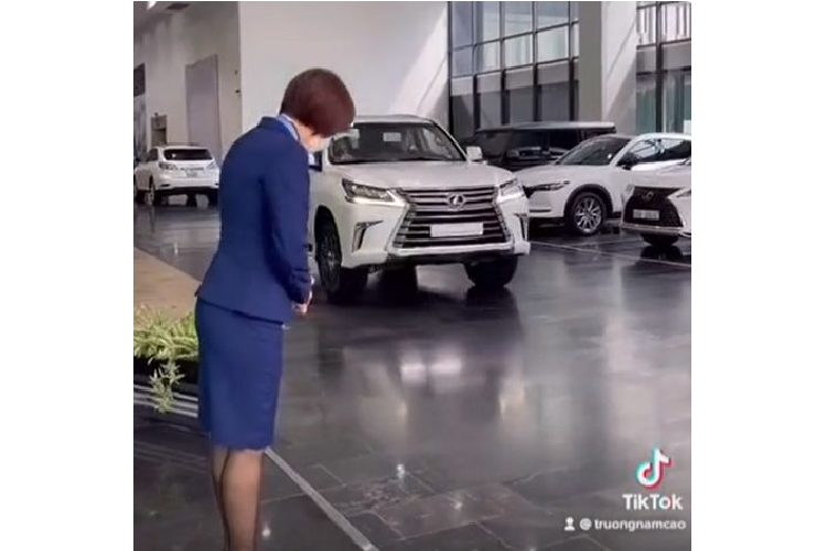 Ngoài G-Class và chuyên cơ mặt đất Lexus LX 570, garage của người chơi xe trẻ tuổi ở Cao Bằng còn là nơi "cư trú" của nhiều mẫu xe thuộc các thương hiệu hạng sang khác như Range Rover, Audi, Mini...