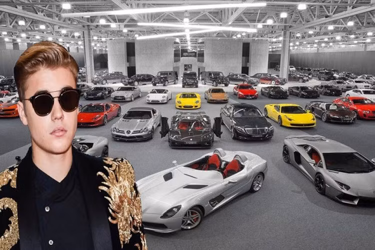 Được biết, ngoài chiếc Rolls-Royce lạ kể trên, Justin Bieber còn có những chiếc xe ấn tượng khác như Ferrari 458 Italia độ Liberty Walk, Lamborghini Aventador S, Mercedes-Benz G-Class, Audi R8, Cadillac CTS-V, Fisker Karma và Range Rover. Đó là chưa kể đến chiếc xe cào cào KTM 500 EXC-F độ riêng cho nam ca sỹ này.