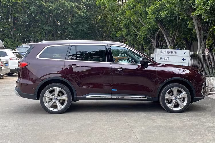 Hiện giá xe Ford Equator 2021 tại thị trường Trung Quốc vẫn chưa được công bố. Chỉ biết rằng, xe sẽ được bán ra vào nửa đầu năm nay.