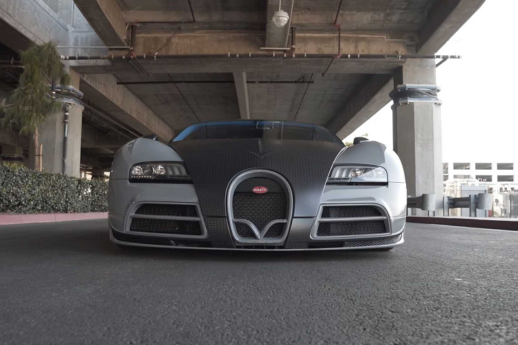 Trên thế giới chỉ có khoảng 2-3 chiếc Bugatti Veyron được trang bị gói độ này. Để nâng cấp những chi tiết độ này cho chiếc xe, chủ sở hữu của xe phải là một người “cực kỳ táo bạo” bởi lẽ gói độ này không những rất đắt đỏ mà còn thay đổi hoàn toàn diện mạo của chiếc Hypercar đến từ Pháp. Với các chi tiết độ đến từ Mansory, tùy theo quan điểm cá nhân cũng như góc nhìn của từng người sẽ thấy được nét đẹp của phiên bản này.