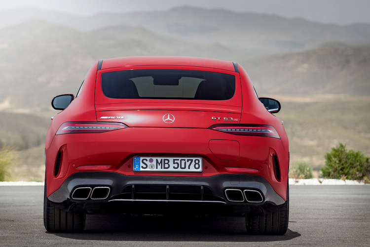 Hiện tại, giá xe Mercedes-AMG GT 63 E Performance chưa công bố chính thức. Tại thị trường Việt, khách hàng có thể sở hữu dòng xe GT 4-Door Coupe này ở phiên bản thấp hơn – GT 53 4MATIC đang có giá niêm yết từ 6,299 tỷ đồng.