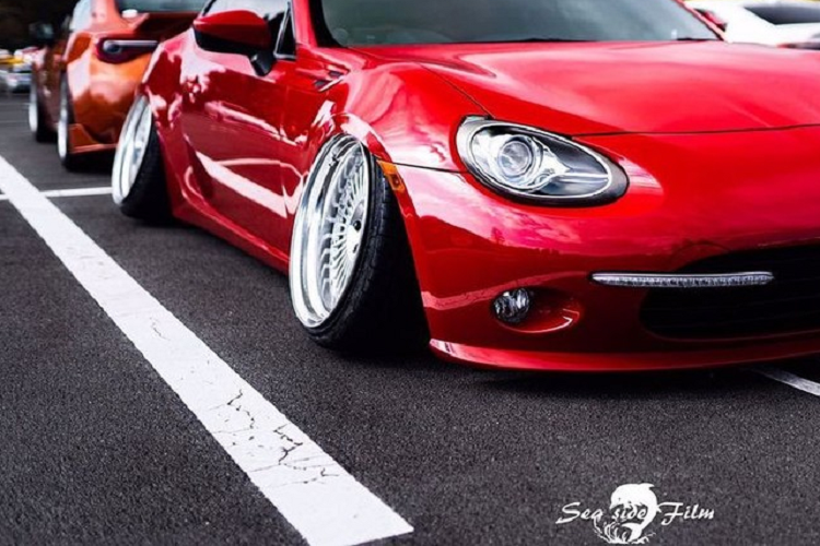 Được giới thiệu lần đầu tại Tokyo Auto Salon 2013 thông qua mẫu concept “86xStyle Cb”, nó có phần đầu xe độc đáo mà đã thay thế phiên bản trước đó. Các đèn pha tròn được thiết kế để vừa khớp phần mũi mới, một chi tiết mang lại cho xe một dáng vẻ cổ điển đặc trưng.